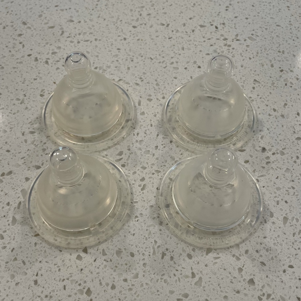 Lot of 4 Replacement Nipples for Spectra Bottles